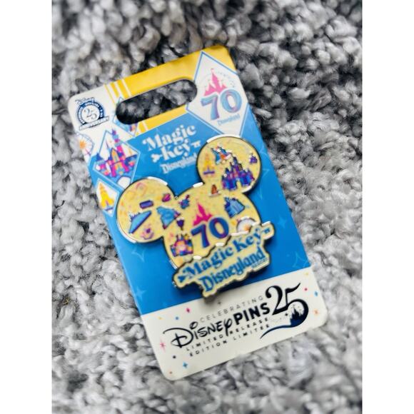 2025 Disneyland 70TH Anniversary Pin Magic Key Mickey Head Icon Disney LE New - Picture 6 of 9